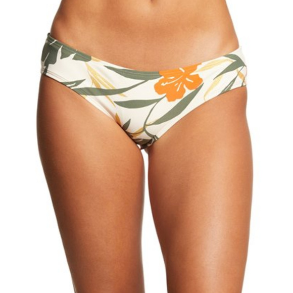 Vince Camuto Other - NWT! Vince Camuto Tropical Print Bikini Bottom